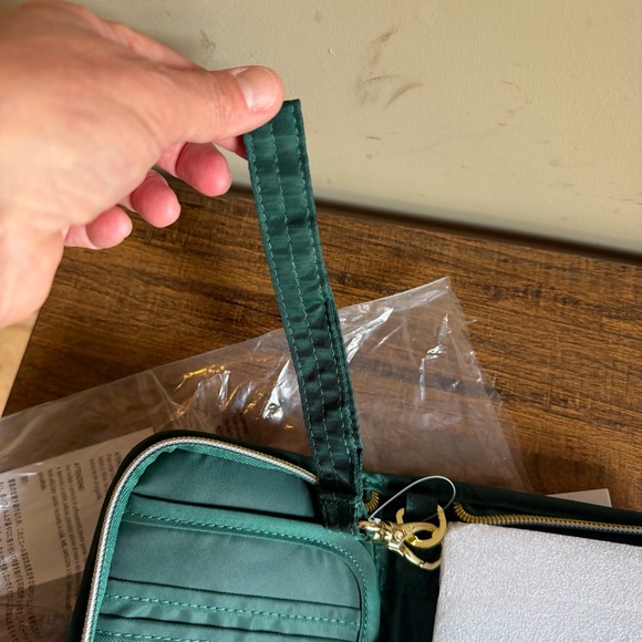 Lug Tandem Zip Wallet Green New - Picture 6 of 8